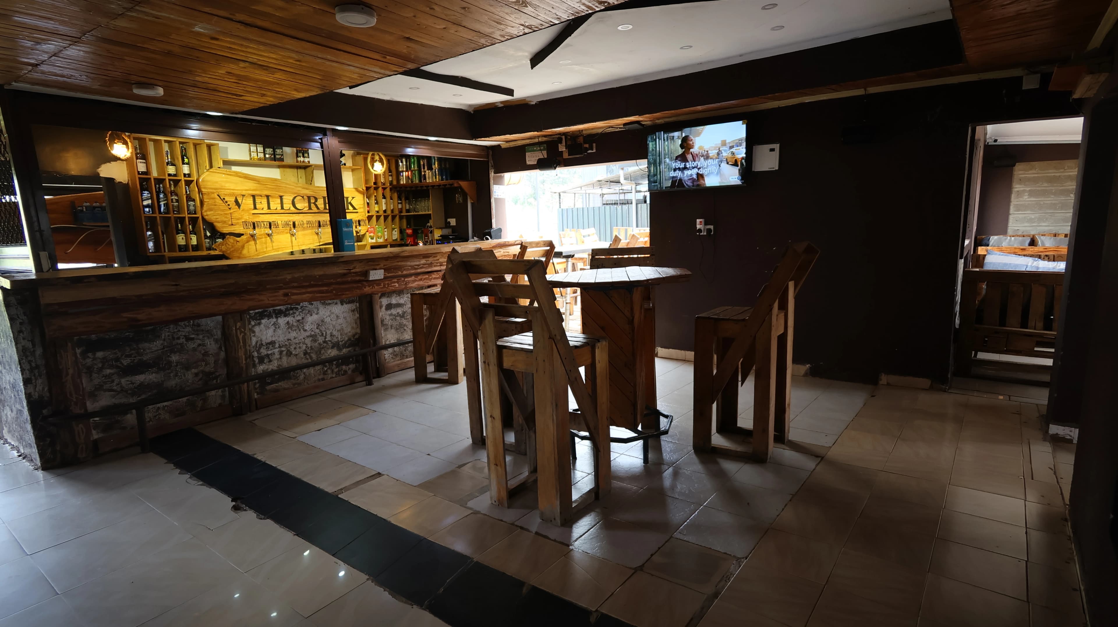 Cocktails at Kenol Hub